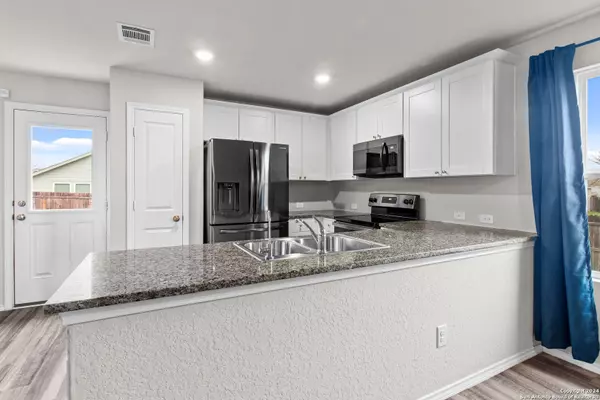 San Antonio, TX 78242-2497,5734 MOUNTAIN PT