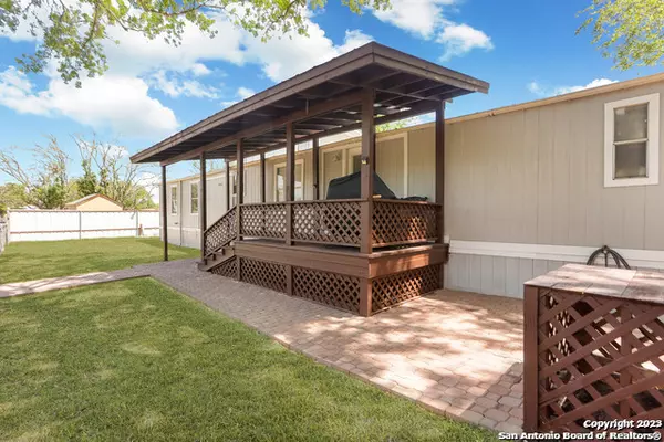 Pipe Creek, TX 78063,161 Water St