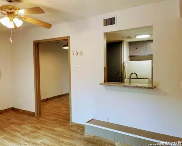 San Antonio, TX 78229,6611 Southpoint UNIT 126B