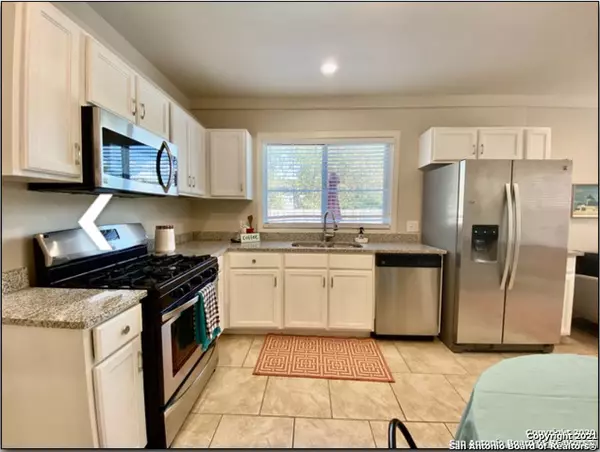 San Antonio, TX 78209,743 eleanor UNIT 102