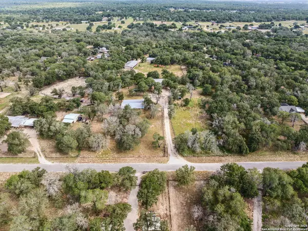 La Vernia, TX 78121,240 Oak Hollow