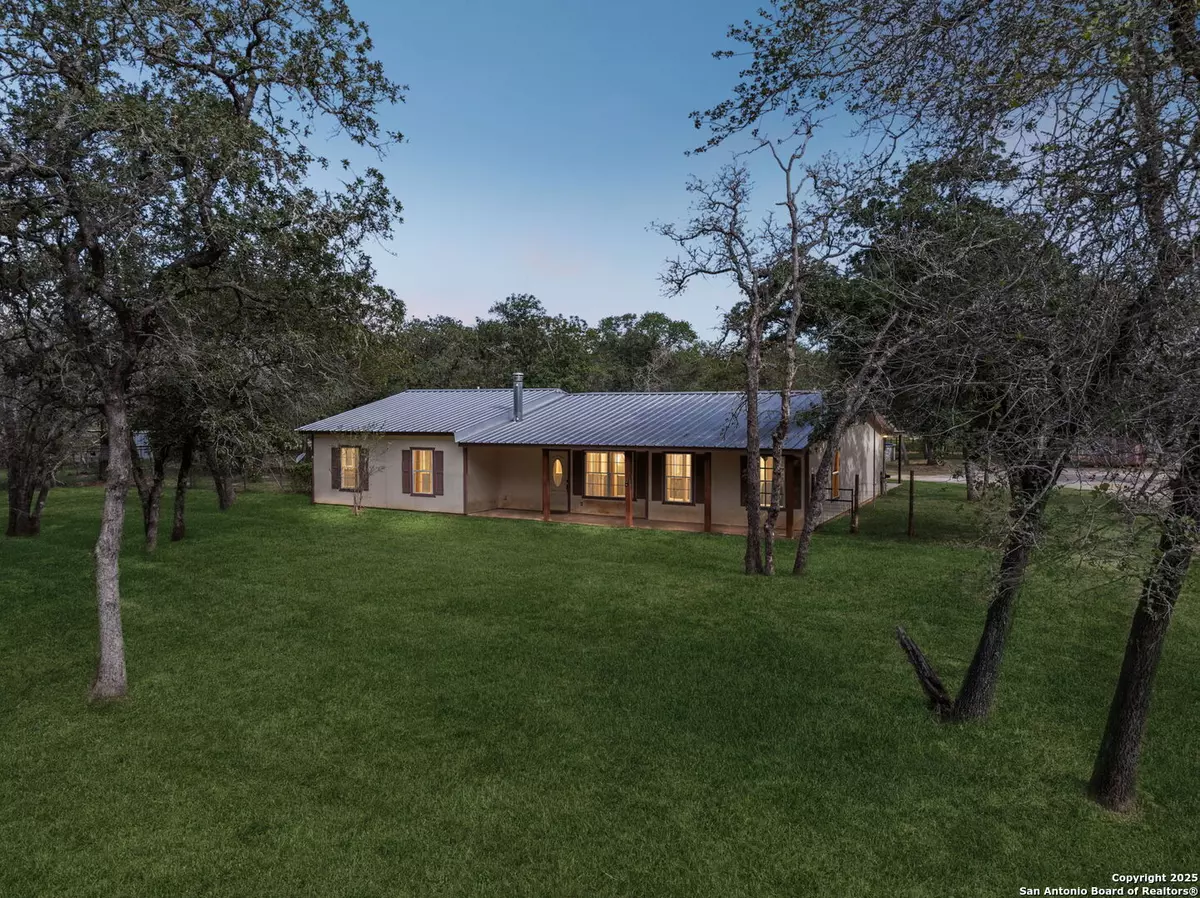 La Vernia, TX 78121,240 Oak Hollow