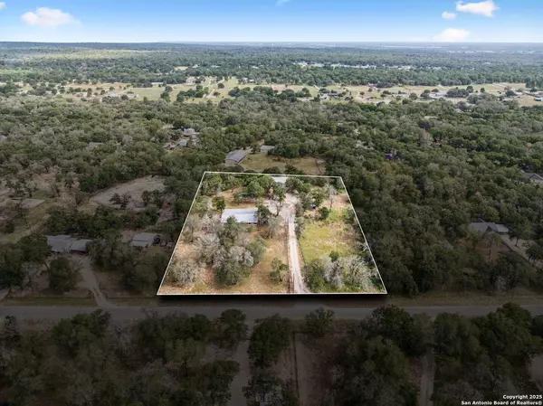 La Vernia, TX 78121,240 Oak Hollow