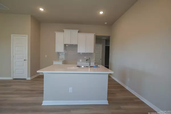 Converse, TX 78109,10418 White Hart Lane