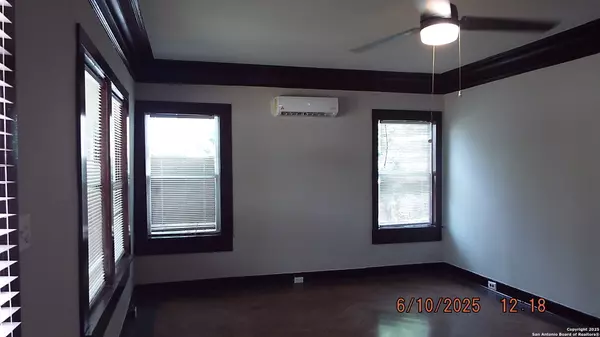 San Antonio, TX 78210,1427 Schley