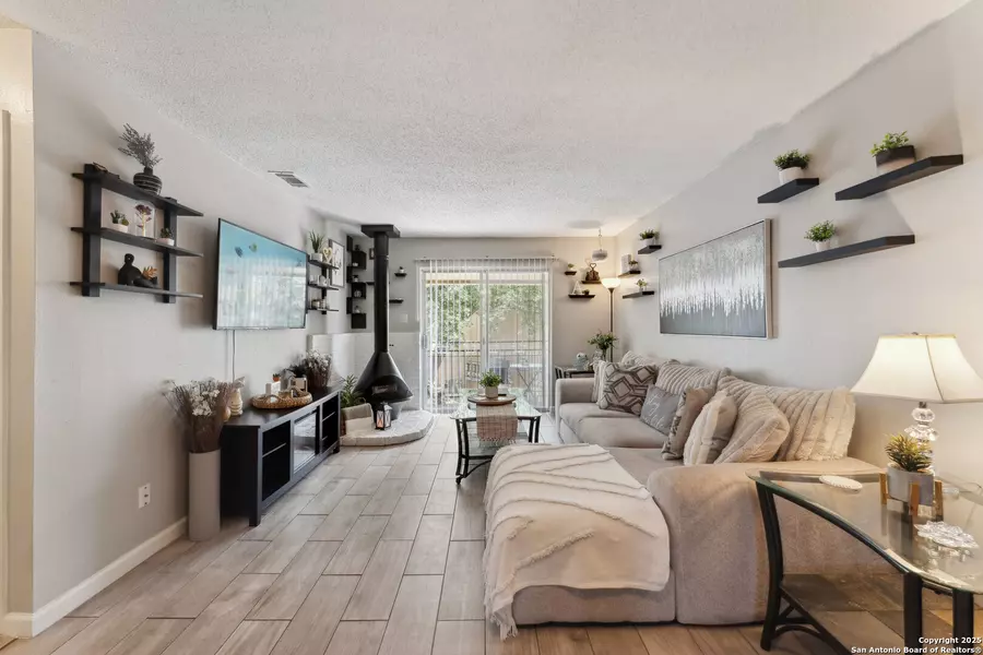 923 Vance Jackson UNIT 1104, San Antonio, TX 78201
