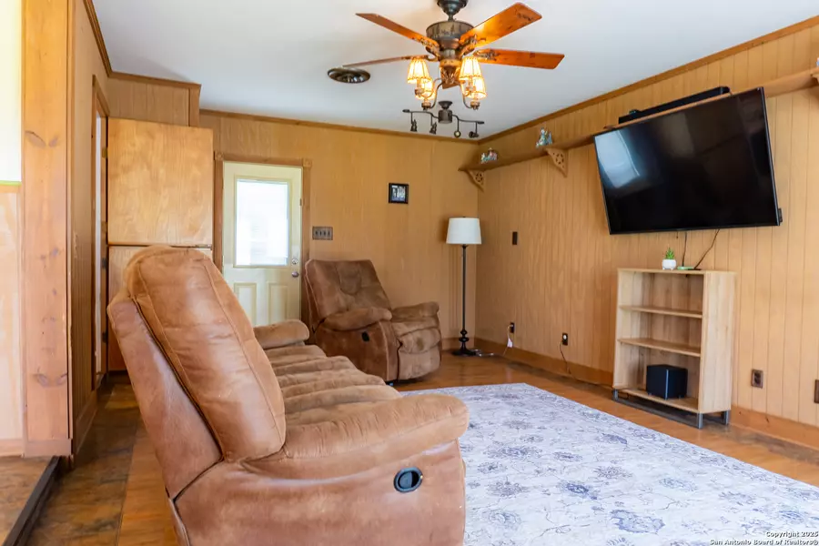 517 East Martindale Rd, Seguin, TX 78155