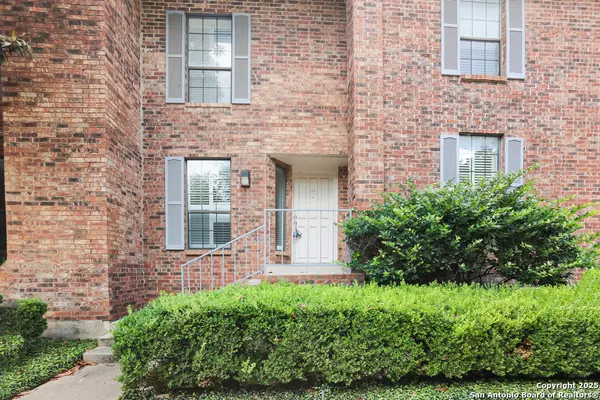 5359 Fredericksburg UNIT B209, San Antonio, TX 78229