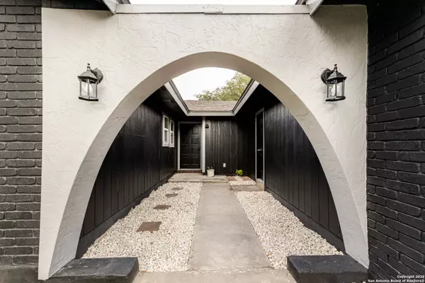 San Antonio, TX 78239,6135 Royal