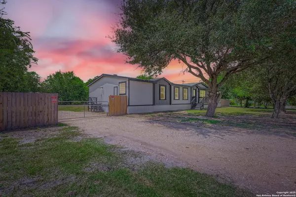 1101 Doree, Marion, TX 78124