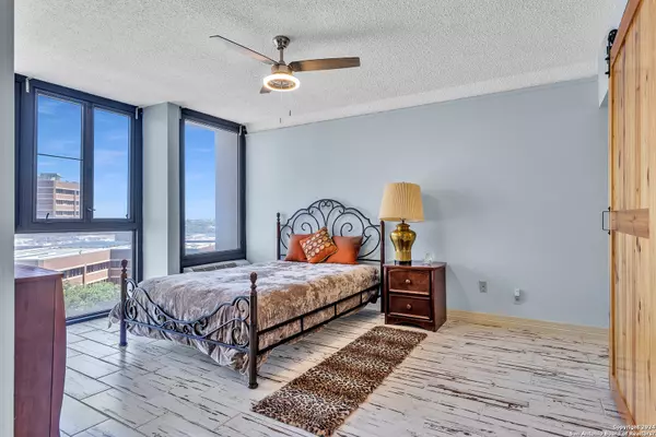 San Antonio, TX 78229,7701 wurzbach UNIT 1201