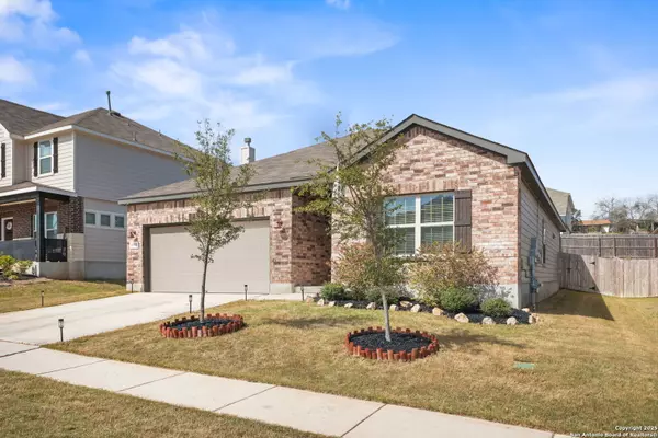 Converse, TX 78109,6911 Stout Way