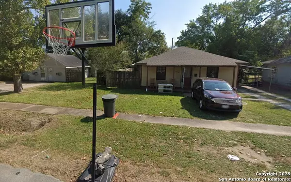 468 Alabama, Beaumont, TX 77705