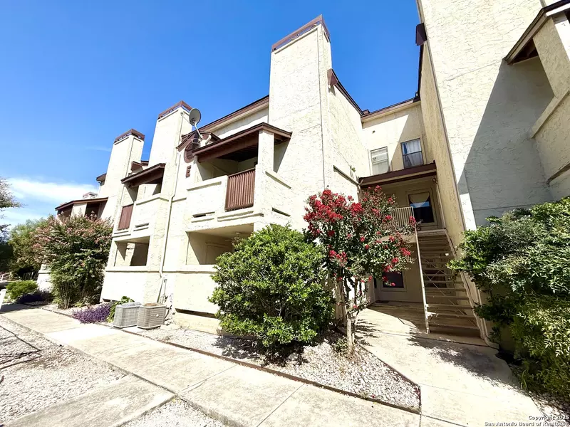 5322 Medical Dr UNIT 205 D, San Antonio, TX 78240