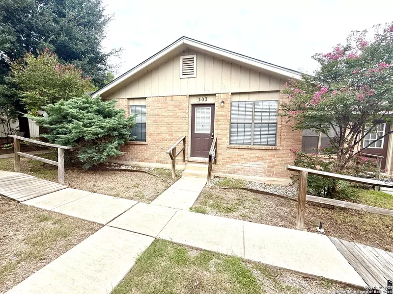 4545 Hoeneke St UNIT 303, Kirby, TX 78219