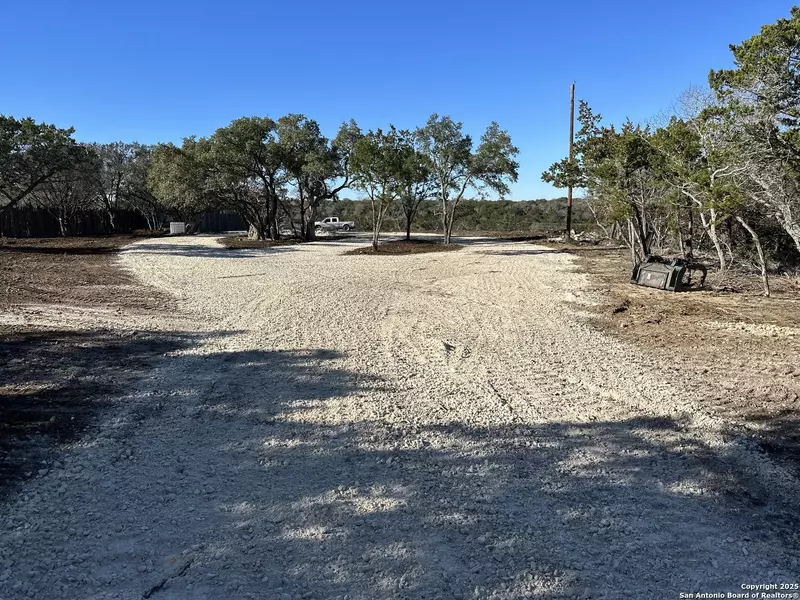 308 Elm Pass, Center Point, TX 78010