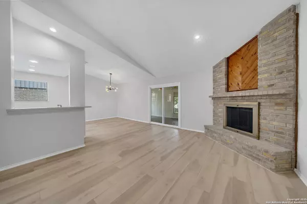 Schertz, TX 78108,3644 Fox Run