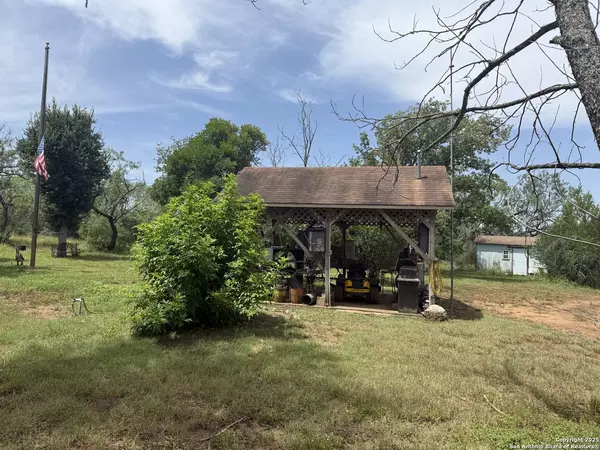 Devine, TX 78016,250 Private Road 6620