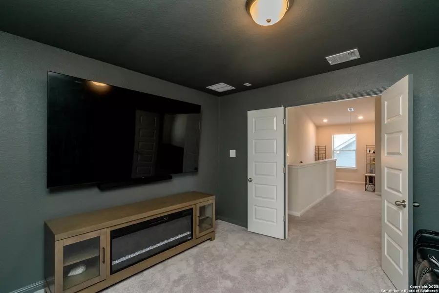 4951 RANAHAN PASS, St Hedwig, TX 78152