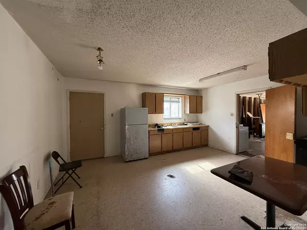 Kerrville, TX 78028,813 Ross