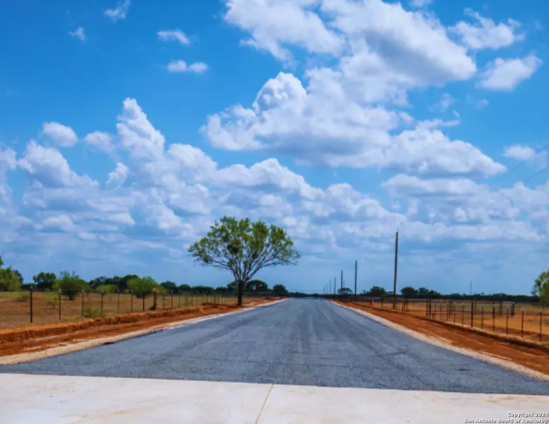 546 PR Goose Creek Ln, Jourdanton, TX 78026