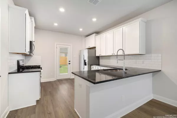 Converse, TX 78109,6307 Napa Ferry