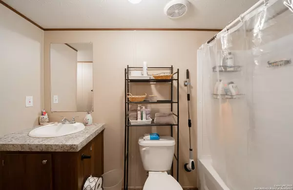 Pleasanton, TX 78064,720 Sanches