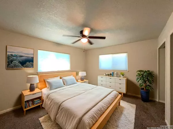 Live Oak, TX 78233,113 High Vista St