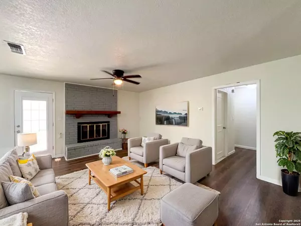 Live Oak, TX 78233,113 High Vista St