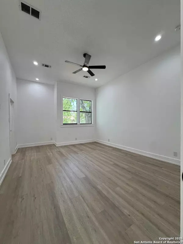 San Antonio, TX 78204,105 Forrest