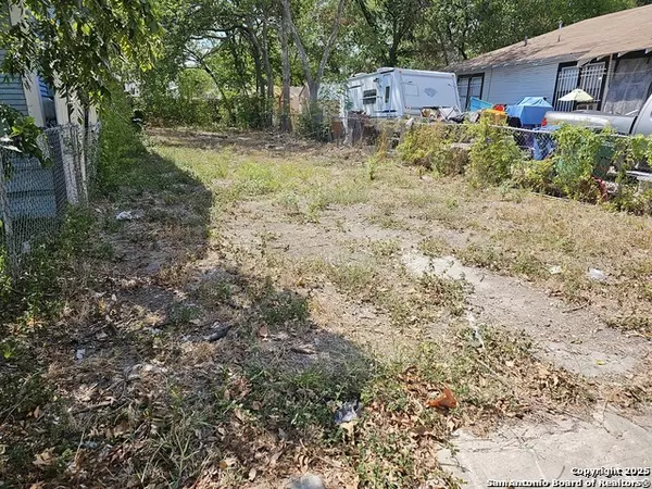 San Antonio, TX 78202,1818 Crockett St.
