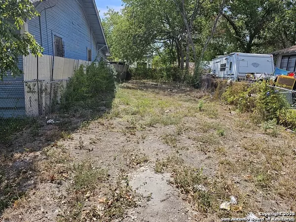 San Antonio, TX 78202,1818 Crockett St.
