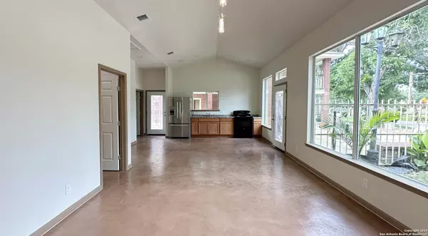 San Antonio, TX 78221-3409,710 BAETZ BLVD UNIT 2