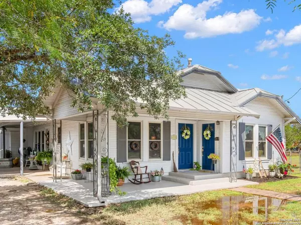 310 S Storts, Poth, TX 78147
