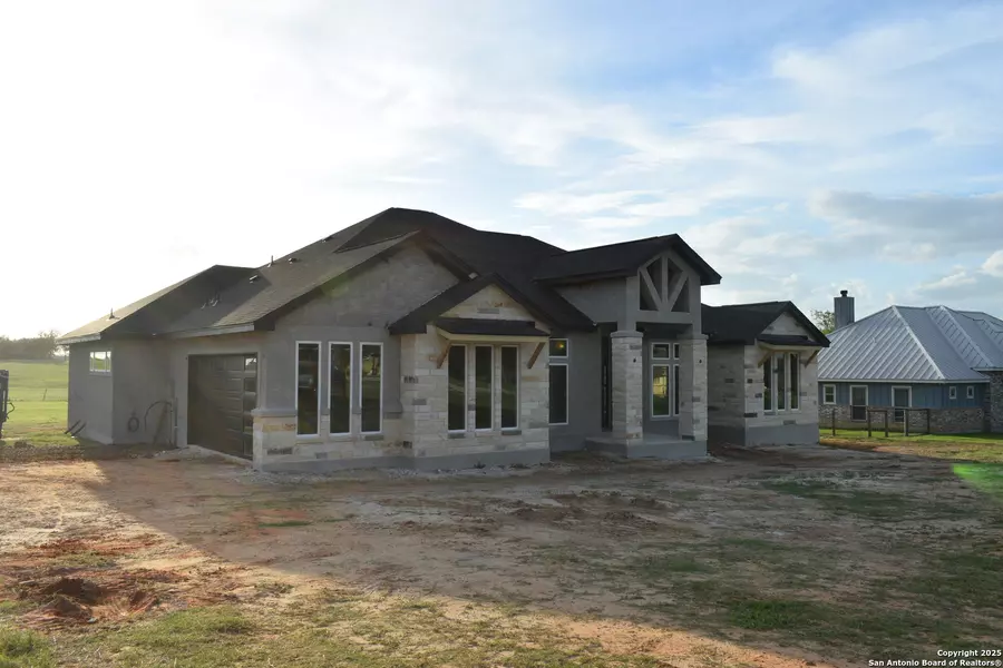116 Western Way, Adkins, TX 78101