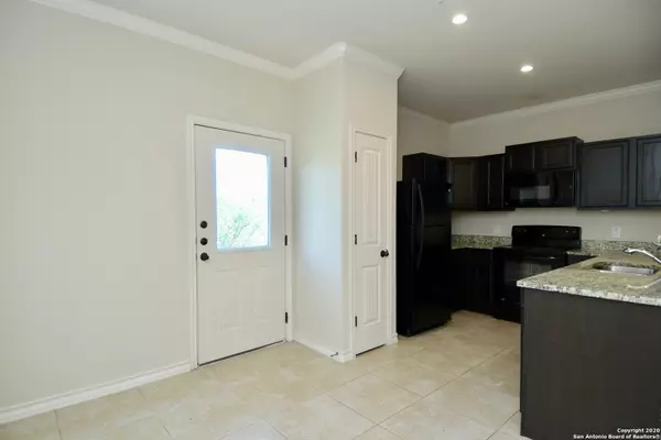 San Antonio, TX 78233-5656,6627 ARANCIONE AVE UNIT 105