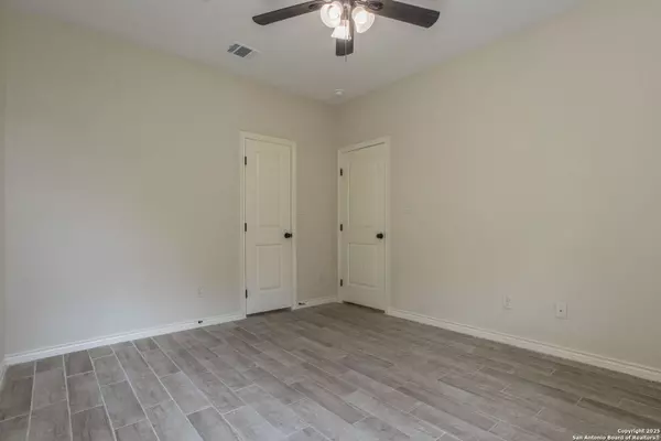 Seguin, TX 78155,319 Clubview E