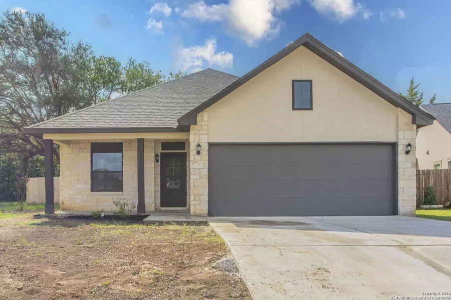 319 Clubview E, Seguin, TX 78155