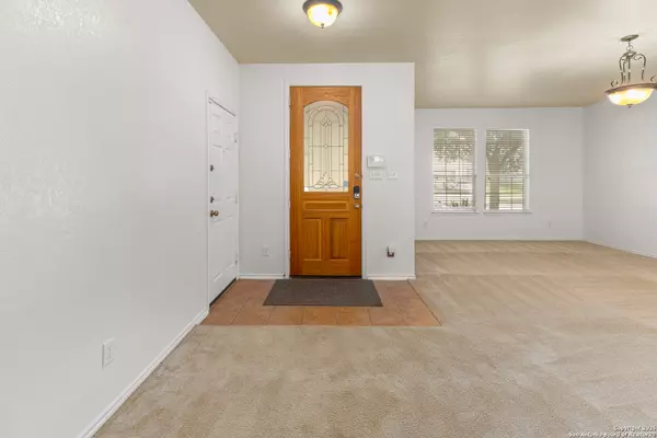 Live Oak, TX 78233,7114 Avery Rd