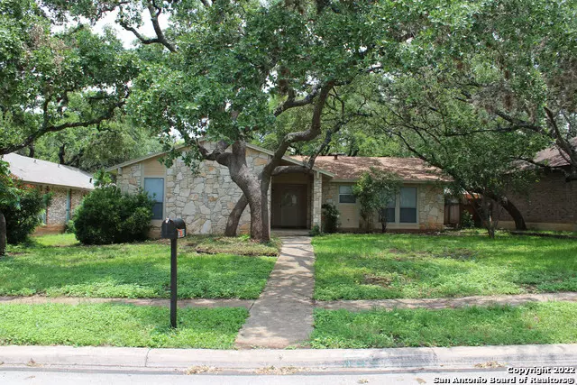 13730 PEBBLE OAK DR, San Antonio, TX 78231-1816