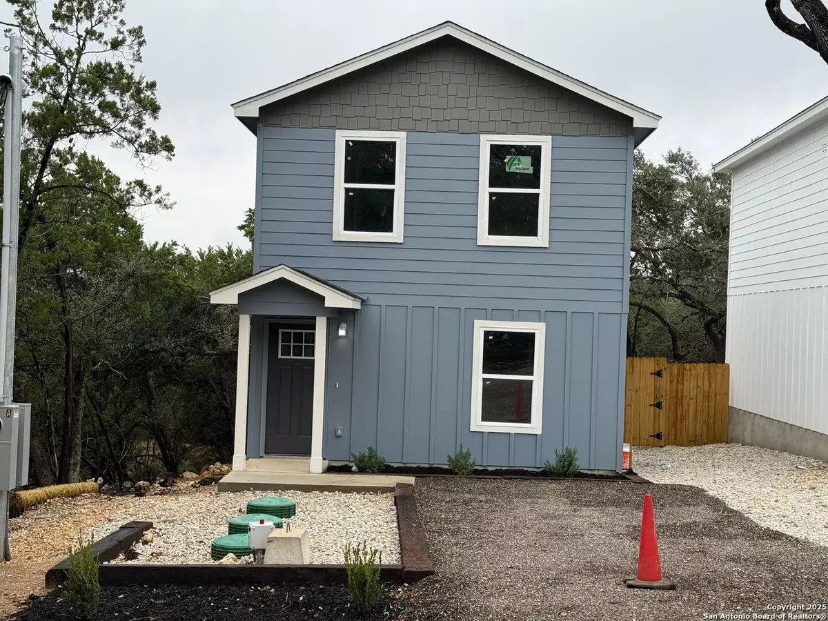 Canyon Lake, TX 78133,687 Burr Oak