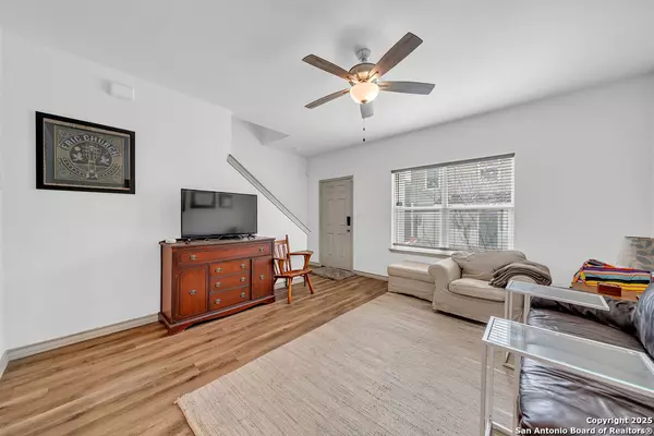 San Antonio, TX 78213,2045 Silver Oaks UNIT 18-B