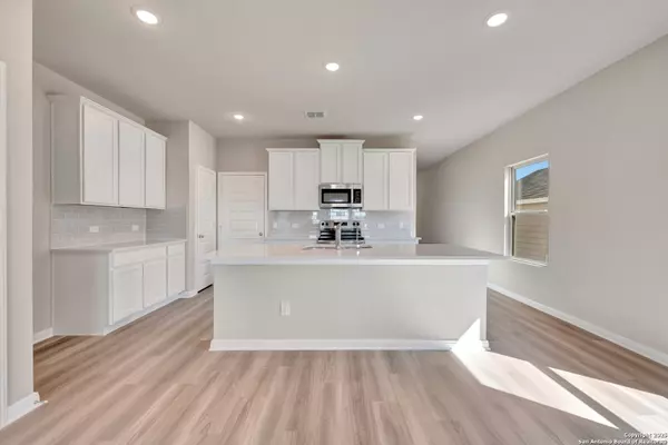 Converse, TX 78109,10414 White Hart Lane