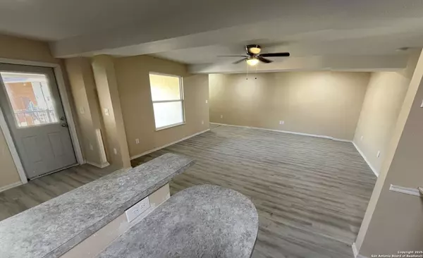 San Antonio, TX 78221,3718 Pleasanton UNIT 2101