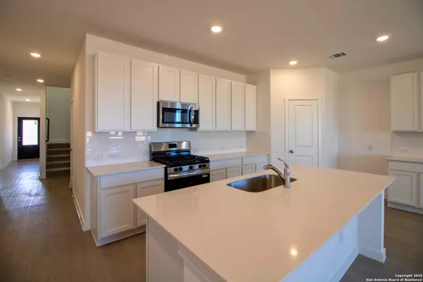 Marion, TX 78124,5128 McKittrick
