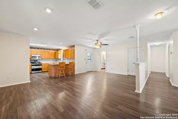 New Braunfels, TX 78130,100 flora