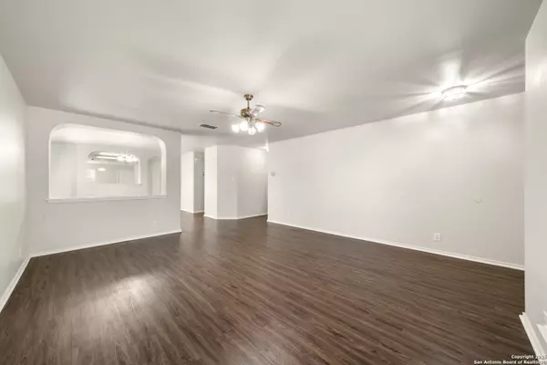 Selma, TX 78154,8911 Valhalla