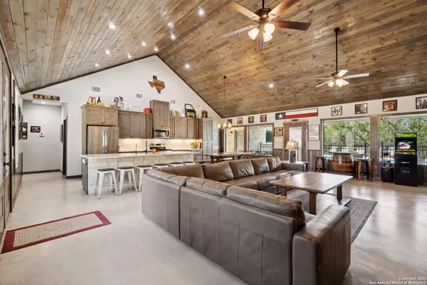 Concan, TX 78838,1723 Mountain Valley Drive