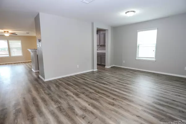 Cibolo, TX 78108,320 Gatewood Cliff