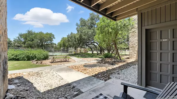 New Braunfels, TX 78132,221 T Bar M UNIT # B22